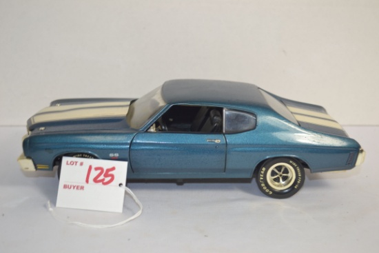 Ertl No. 2124G 1/18 Scale 1970 Chevrolet SS
