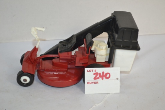 Ertl 1/28 Scale? Snapper Riding Mower w/Bagger; No Box