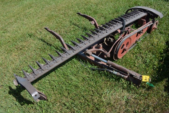 IHC 100 7' Sickle Mower, 2pt