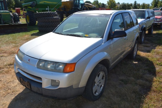 2004 Saturn Vue, 290,200 Miles, AWD, V-6, Gray In Color, Vinyl and Cloth Interior Shows Wear, 235-65