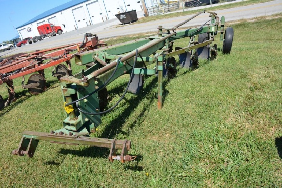 John Deere A1450 5-18 Bottom Plow, Good Lathes