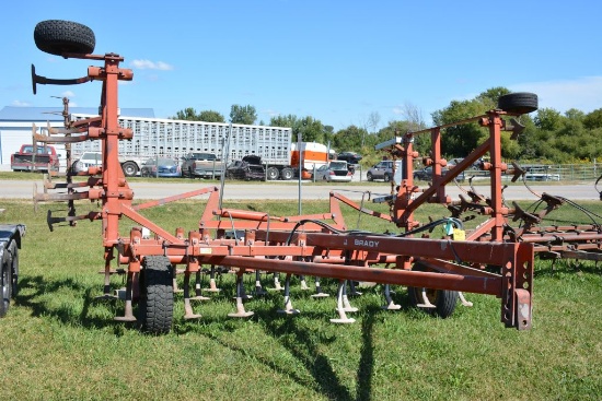 20' Brady Field Cultivator, Good Shovels