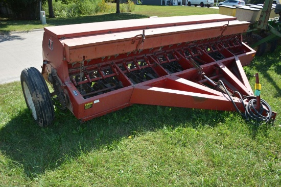 IHC 5100 Grain Drill, 15', With Grass Seeder, Good Shape