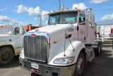 2009 Peterbilt 384, 774,210 Miles, Cummins 425hp, 10 Speed, Air Suspension, 295/ 75 R22.5 Tires @ Av