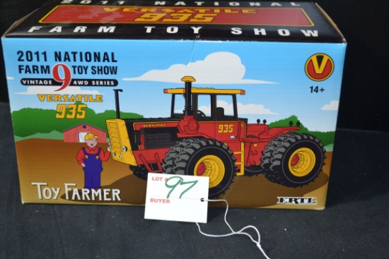 Ertl 2011 National Farm Toy Show Vintage 9 4WD Series Versatile 935; 1/32 Scale; NIB