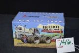 Ertl 2013 National Farm Toy Show White 4-210 Field Boss; 1/64 Scale; NIB