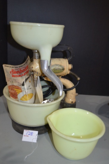 Vintage Hamilton Beach Mixer w/Uranium Glass Juicer and Mixing Bowls