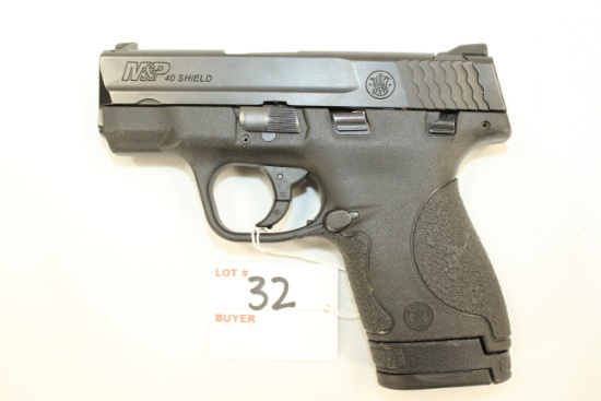 Smith & Wesson M&P Shield .40 S&W Cal. Semi-Auto Pistol w/7 Rd. Magazine; SN JHN3122