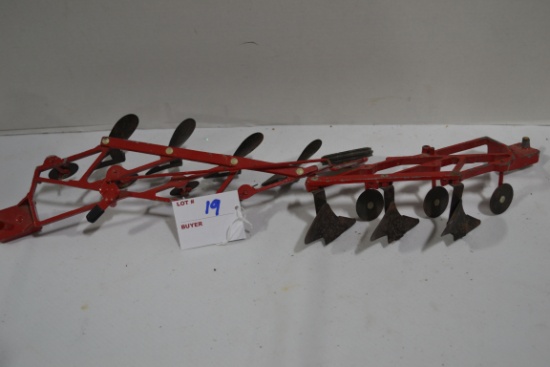 Pair of Ertl Tru-Scale Red 4-Bottom Plows