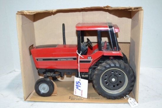 Vintage Ertl International 5088 Tractor w/Cab; 1/16 Scale; NIB