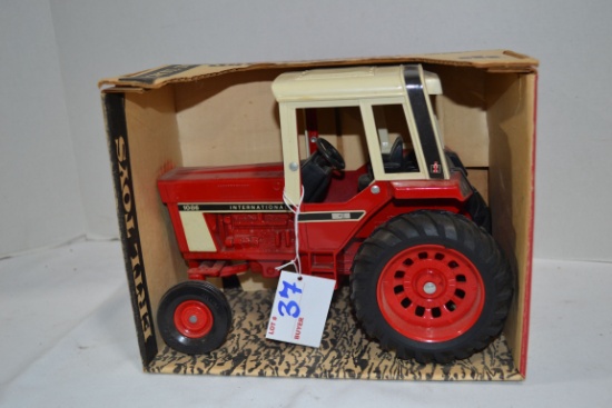 Vintage Ertl International 1086 Tractor w/Cab; NIB