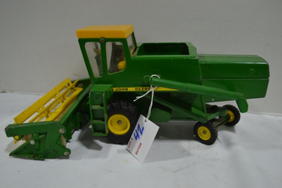 1970s Ertl John Deere 6600 Combine w/Platform