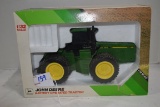 Ertl John Deere Battery-Operated 8960 Tractor; 1/32 Scale; NIB