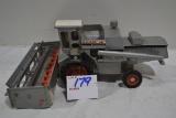 Vintage Ertl Gleaner L2 Allis-Chalmers Combine