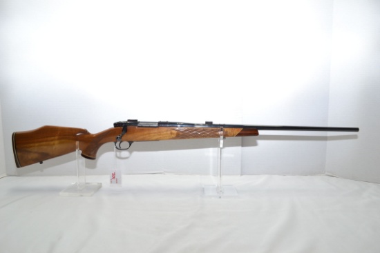 Weatherby Mark V Varmint Master .224 Weatherby Mag. Cal. Bolt Action Rifle w/24" BBL, Checkered Waln