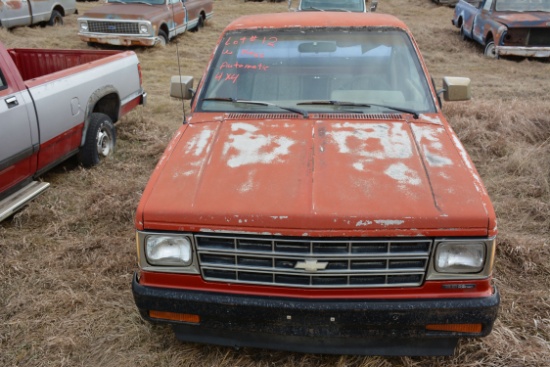 1988 Chevrolet Chevy S-10 4x4 Pickup w/AT, V6 Engine, AC, PS, and Keys; HAS TITLE