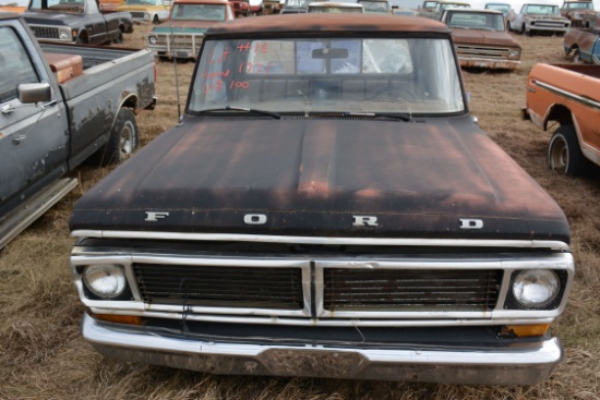 1971 Ford F-100 Pickup w/4-Speed Transmission and V8 Engine