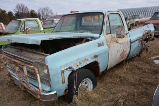 1975 GMC 4x4 Pickup w/V8 Engine (No Carb), AC, PS, and PB