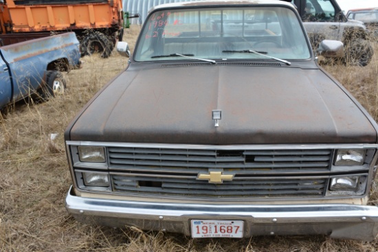 1984 Chevrolet Scottsdale 10 Pickup w/AT and 6.2L Diesel Engine