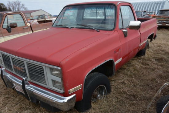 1987 GMC Classic 1500 4x4 Pickup w/V8 Engine, AC, PS, and PB