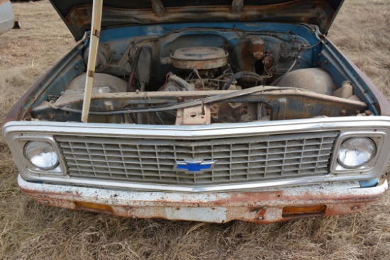 1971 Chevrolet Custom 10 Pickup w/AT and V8 Engine; No Steering Column; Engine Parts Hinges in Truck