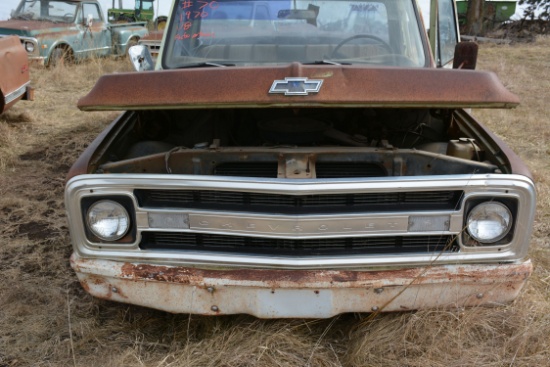 1970 Chevrolet C/10 Pickup w/AT and V8 Engine