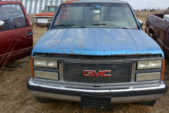 1991 GMC Sierra 1500 Pickup w/5-Speed Transmission, 4.3L V6 Engine, AC, PS, and PB