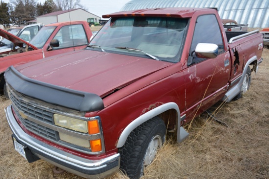 1990 Chevrolet Silverado Z71 Off-Road Short Bed 4x4 Pickup w/5-Speed Transmission, V8 Engine, TITLE