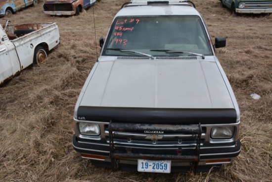 1993 Chevrolet Chevy S-10 4x4 Pickup w/5-Speed Transmission