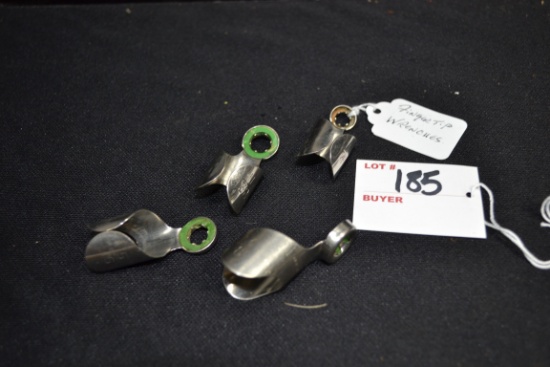 Group of 4 Fingertip Wrenches by Touch-N-Hold