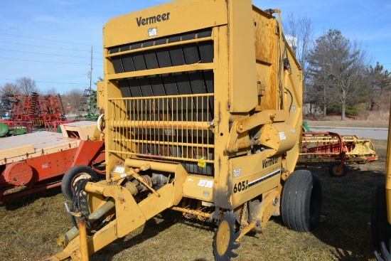 1987 Vermeer 605J, Single Tie Twine Only, New Gear Box, New Belts and Some Bearings, New Pickup Teet