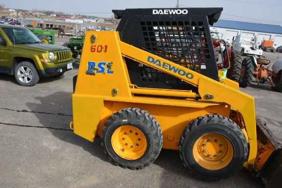 1996 Daewoo 601 Skid Steer, Diesel, 10-16.5 Tires, 2 Nearly New Tires 2 @ 30%, 5' Bucket, Open Stati