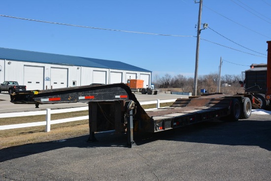 5th Wheel Machinery Trailer, 27' Approx., 4' Dove Tail With Ramps, Wood and Steel Deck, Lights Work,