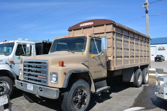 1980 International 10 Wheeler Truck, Tan In Color, S Series, Twin Screw, 5 Speed with 4 Speed, Shows