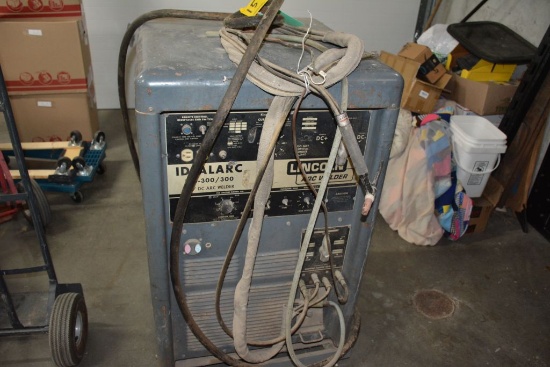Lincoln Stick Arc Welder, 300 Amp, Stick (No Leads), 240v, Single Phase, Needs Gas Regulator and Tan