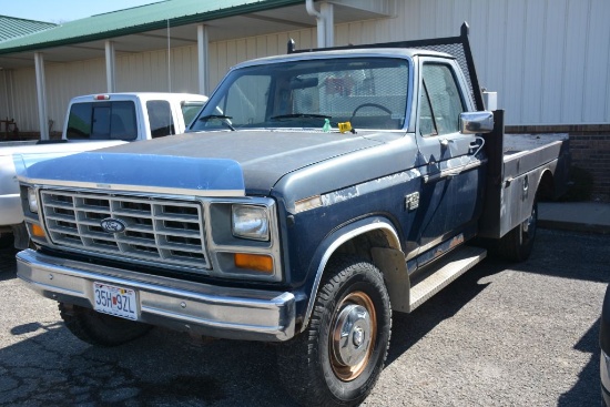 1986 Ford Pickup, 4x4, Shows 38,250 Miles, 2 New Batteries, Fuel Gauge Not Working, Diesel Engine, 4