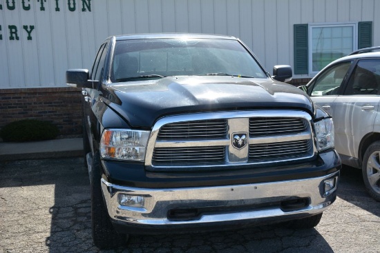 2012 Dodge 1500 Big Horn, Large Cab, 5.7' Box, 199,900 Miles, Good Tires, Nerf Bars, Chrome Door Han