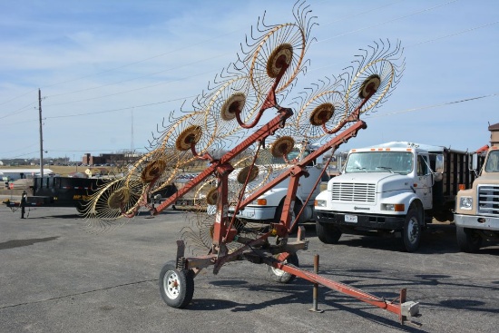 Hesston V-10 Hay Rake, Kicker Wheel, Used Last Year