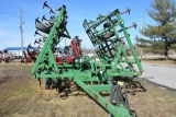 980 John Deere Field Cultivator, Less Then 500 Acres on New Shovels, 3 Bar Harrow