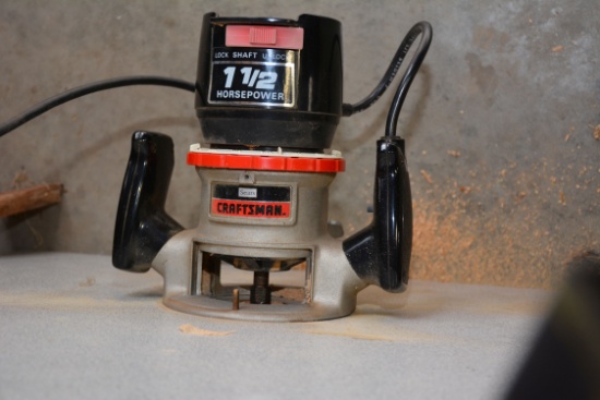 Craftsman 1-1/2hp Portable Table Router (Like New) w/Table