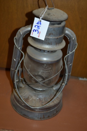 D-Lite No. 2 Tin Oil Barn Lamp