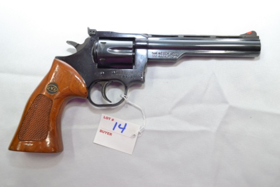 Dan Wesson Arms .357 Magnum Cal. 6-Shot Double Action Revolver w/Adj. Rear Sight, Checkered Walnut G