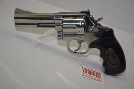 Smith & Wesson Model 686-4 .357 Mag. Cal. 6-Shot Double Action SS Revolver w/4-1/8" BBL, Adj. Rear S
