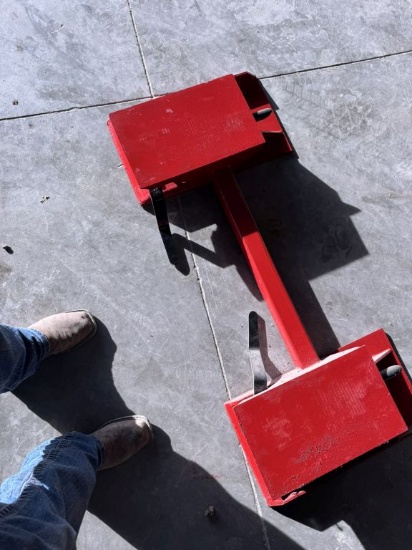 Westendorf Style To Skidloader Adapter, Red In Color