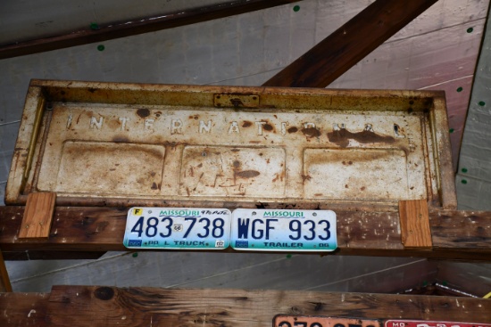 Vintage International Pickup Tailgate