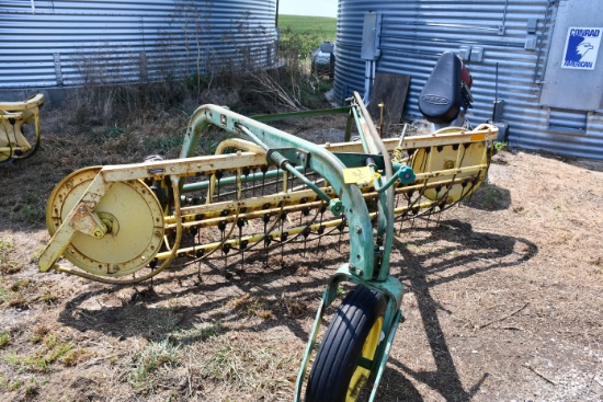 John Deere 660 Steel Tooth Hay Rake