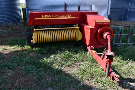 New Holland Hayliner 316 Square Bale Baler w/Kicker; One Owner