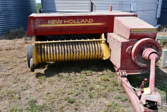 New Holland Hayliner 316 Square Bale Baler w/Kicker; One Owner