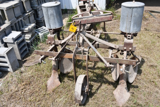Dearborn 3pt 2-Row Lister/Plow
