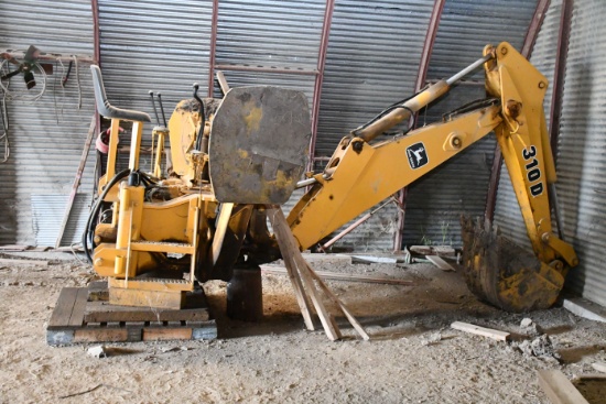 John Deere 310D 3pt Backhoe, Stabilizer Riggers and 24" Tooth Bucket; Good Shape
